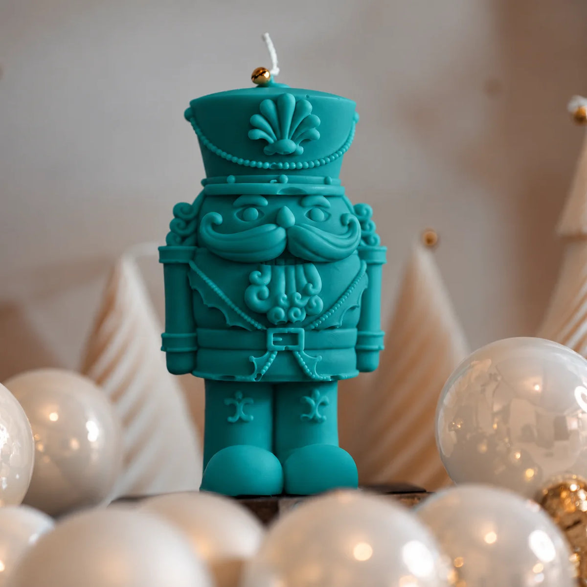 Kerst notenkraker kaars van Hot Mess Candle, handgemaakte decoratieve kerstkaars